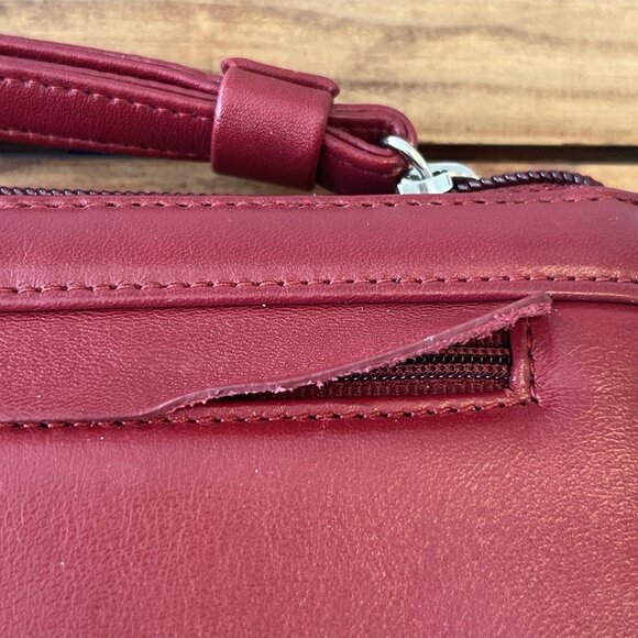 Wilson's Leather Pelle Studio Red Wristlet Wallet Credit Card Holiday Christmas - Picture 10 of 16